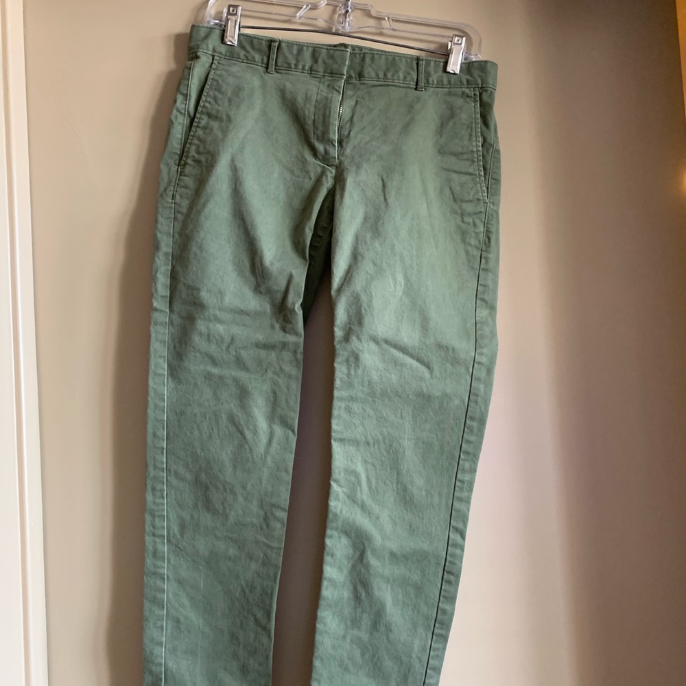 Gap khakis (skinny mini) in size 4